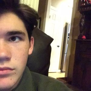 Meet your Posher, Avery